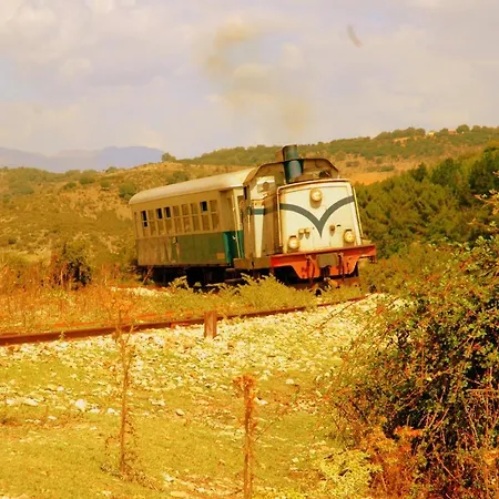 Rita And Family فندق مبيت وإفطار 4*