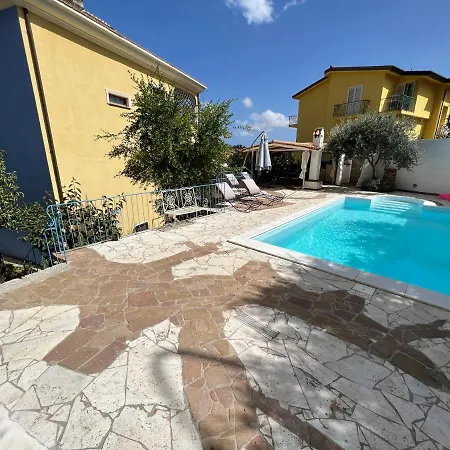 Rita And Family فندق مبيت وإفطار 4*