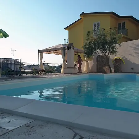 Rita And Family فندق مبيت وإفطار