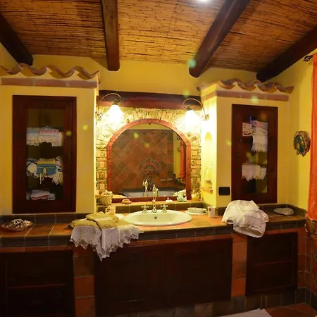 Rita And Family فندق مبيت وإفطار